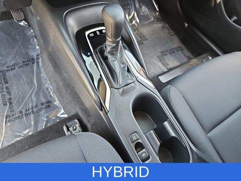 Used 2025 Toyota Corolla LE w/ LE Premium Package FWD image 23
