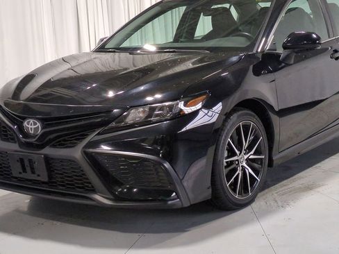 Used 2023 Toyota Camry SE image 13