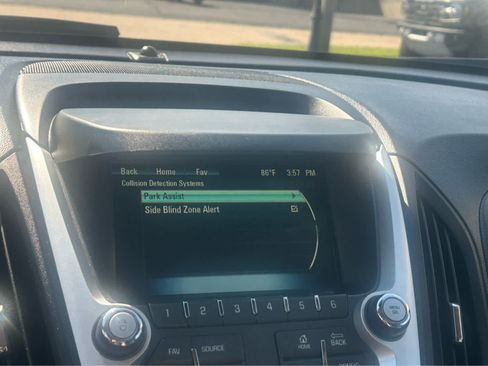 Used 2017 Chevrolet Equinox Premier w/ Enhanced Convenience Package FWD image 32
