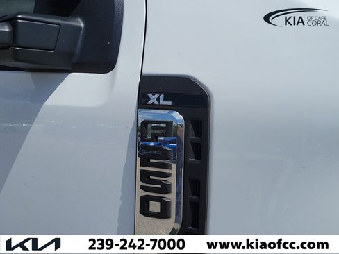 Used 2025 Ford F250 XL AWD/4WD image 9