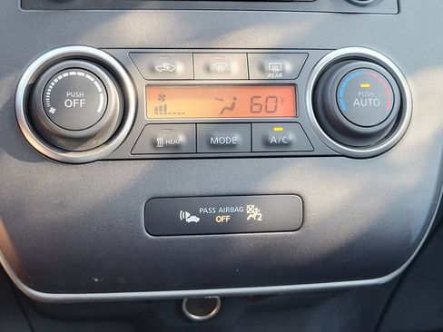 Used 2015 Nissan Leaf S w/ Charge Package FWD image 21