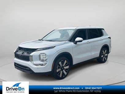 Used 2025 Mitsubishi Outlander SE