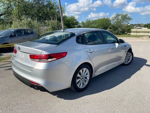 Used 2016 Kia Optima LX w/ Option Group 014 FWD image 3