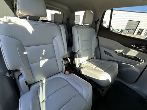 Certified 2018 GMC Acadia SLT image 28