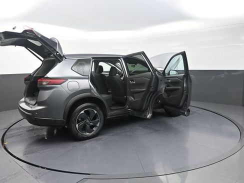 Used 2024 Nissan Rogue SV AWD/4WD image 35