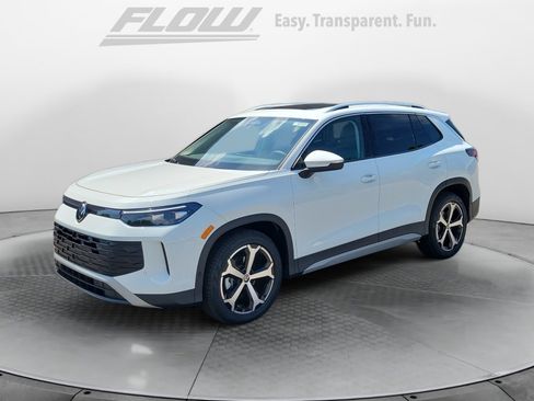New 2026 Volkswagen Tiguan SE FWD image 3