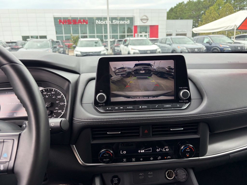 Certified 2025 Nissan Rogue SV FWD image 22