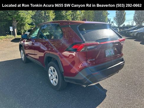 Used 2022 Toyota RAV4 LE AWD/4WD image 5