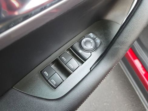 Used 2025 Chevrolet Blazer LT image 11