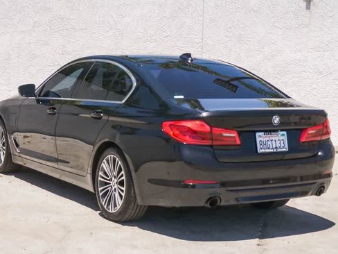 Used 2019 BMW 530e w/ Premium Package RWD image 6
