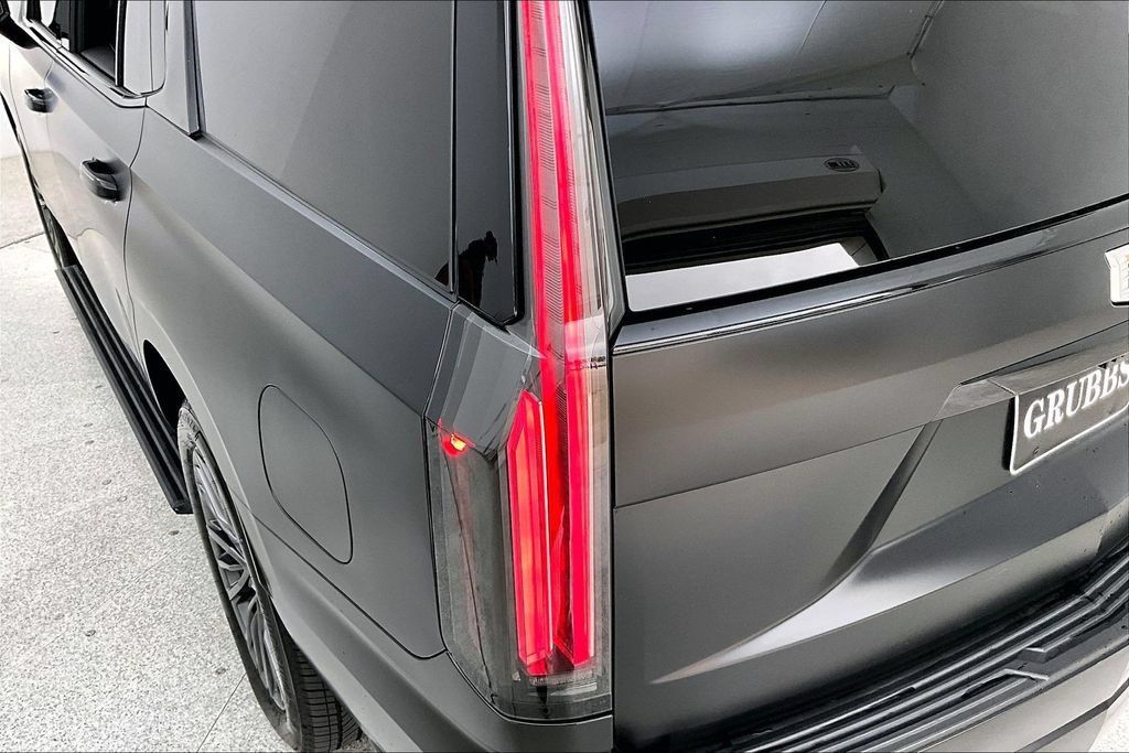 Used 2025 Cadillac Escalade Sport Platinum AWD/4WD image 39