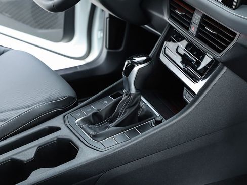 New 2026 Volkswagen Jetta SEL FWD image 33