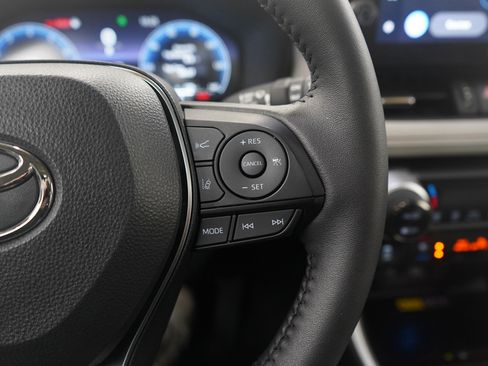 Used 2024 Toyota RAV4 Limited image 27