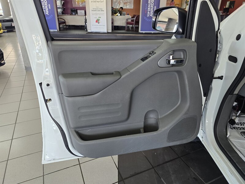 Used 2021 Nissan Frontier S RWD image 7
