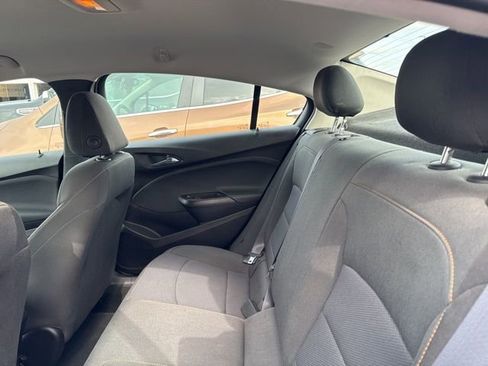 Used 2017 Chevrolet Cruze LS FWD image 7