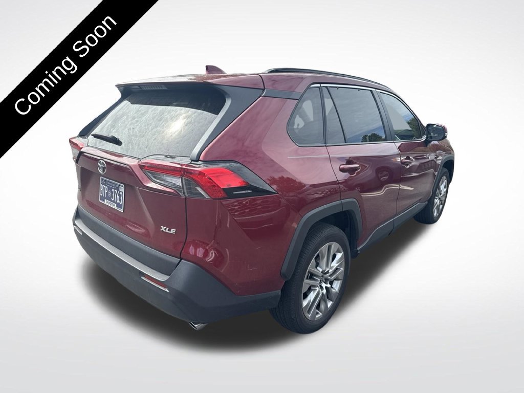 Used 2021 Toyota RAV4 XLE Premium FWD image 4