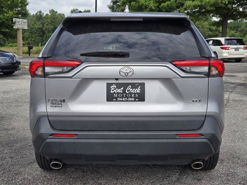 Used 2024 Toyota RAV4 XLE FWD image 8
