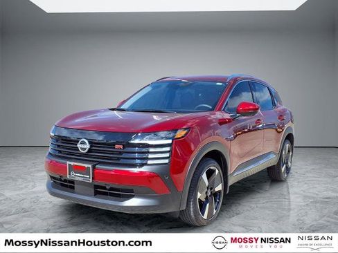 Certified 2025 Nissan Kicks SR image 4