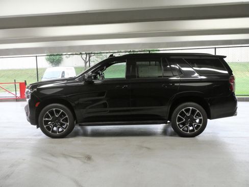 Used 2022 Chevrolet Tahoe RST w/ Sport Performance Package AWD/4WD image 37
