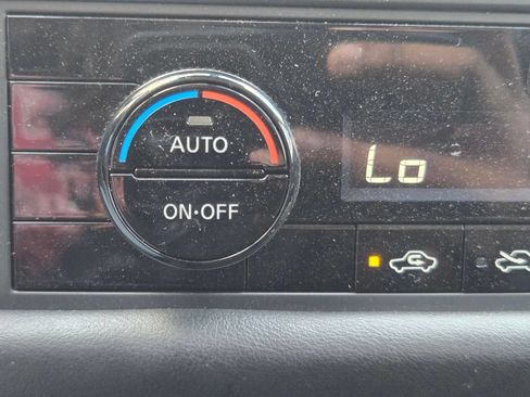 Used 2024 Nissan Pathfinder S FWD image 25
