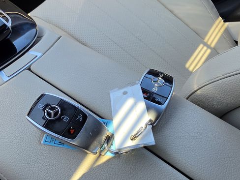 Used 2017 Mercedes-Benz E 300 image 34