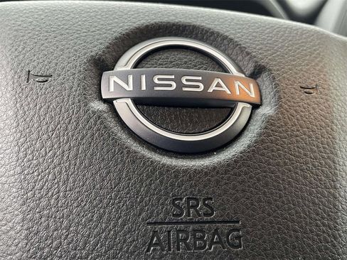 Used 2024 Nissan Titan SV image 27