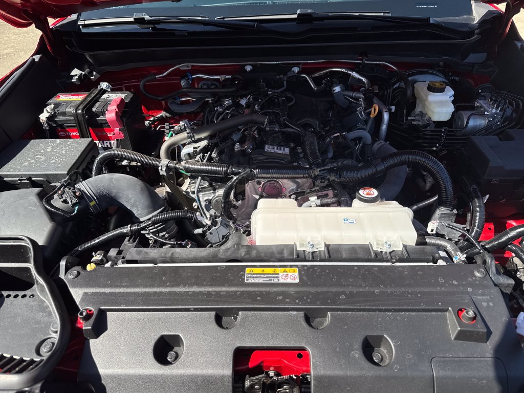 Certified 2026 Toyota Tacoma SR5 AWD/4WD image 32