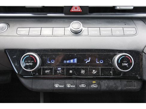 Certified 2024 Hyundai Elantra SEL FWD image 27