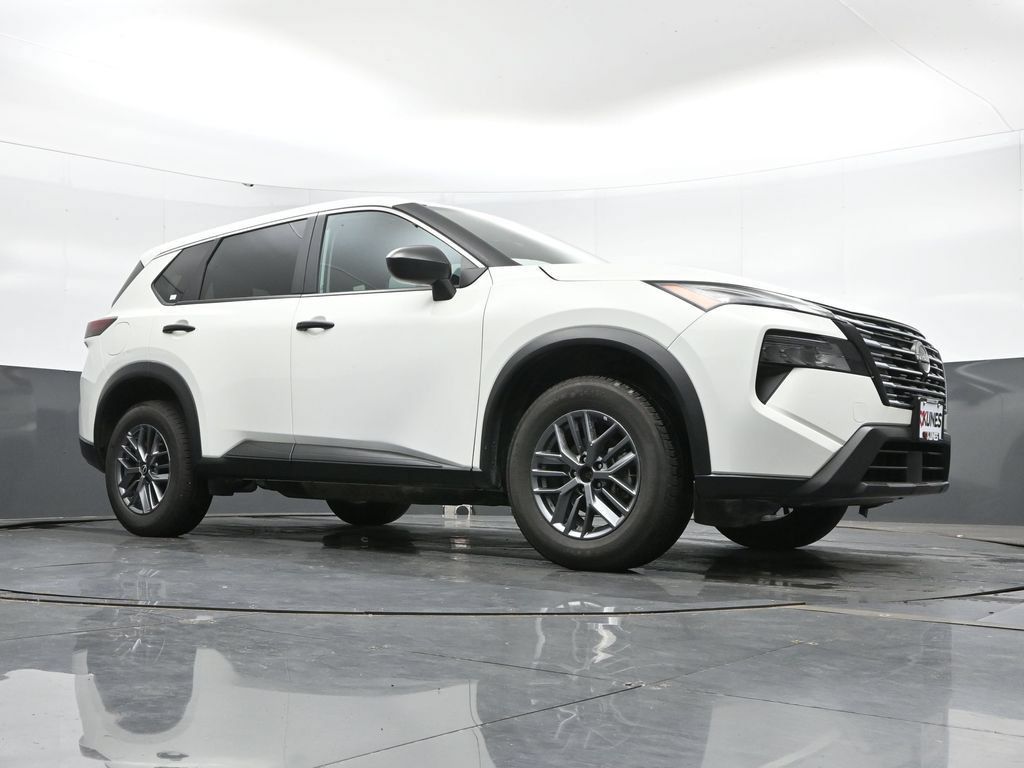 Used 2024 Nissan Rogue S AWD/4WD image 45