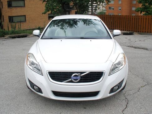Used 2011 Volvo C70 T5 w/ Convenience Pkg FWD image 9