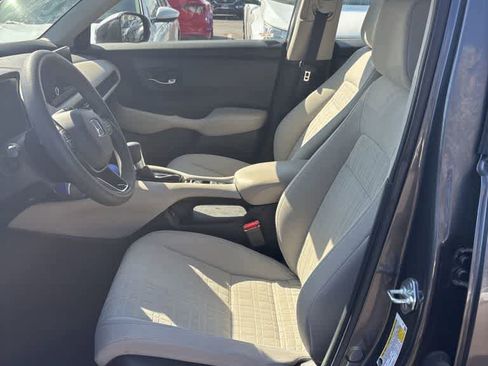Used 2023 Honda HR-V LX image 12