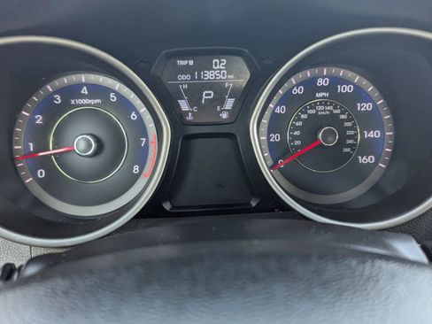 Used 2013 Hyundai Elantra GLS w/ Preferred Pkg FWD image 22