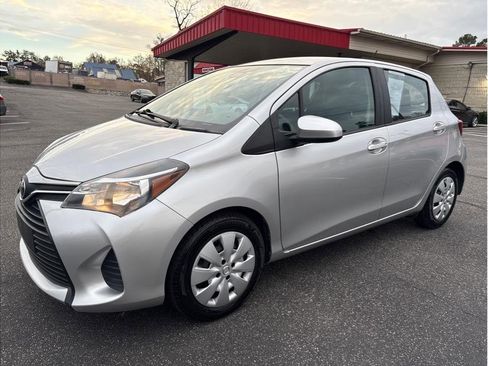 Used 2017 Toyota Yaris LE image 3
