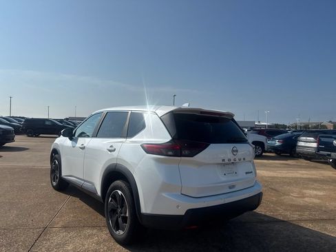 Certified 2024 Nissan Rogue SV AWD/4WD image 14