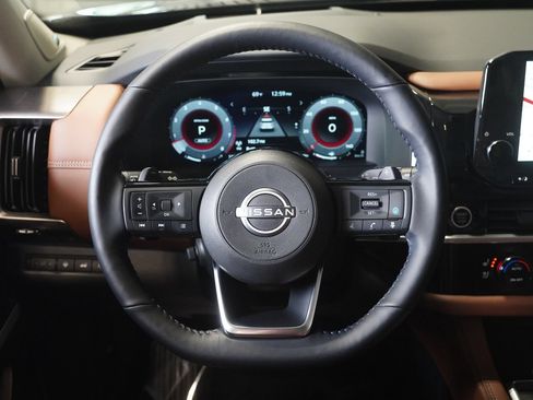 Used 2024 Nissan Pathfinder Platinum w/ Cargo Package AWD/4WD image 16