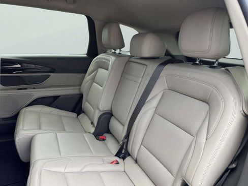 Used 2024 Lincoln Nautilus Premier AWD/4WD image 39