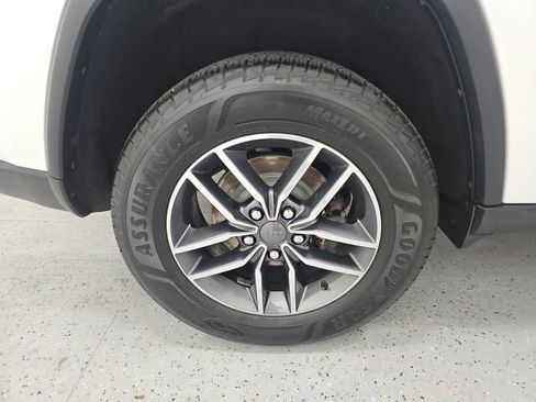 Used 2019 Jeep Grand Cherokee Limited AWD/4WD image 7
