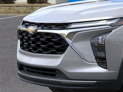 New 2026 Chevrolet Trax LT w/ Driver Confidence Package FWD image 13