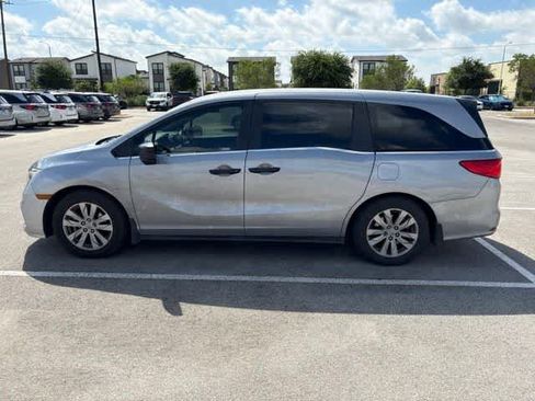 Used 2019 Honda Odyssey LX image 2