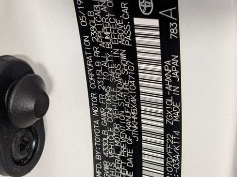 Used 2019 Toyota C-HR XLE FWD image 33