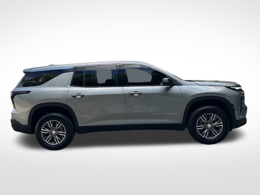 Used 2024 Chevrolet Traverse LS w/ LPO, Floor Liner Package FWD image 7