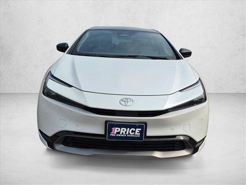 Used 2024 Toyota Prius XLE AWD/4WD image 2