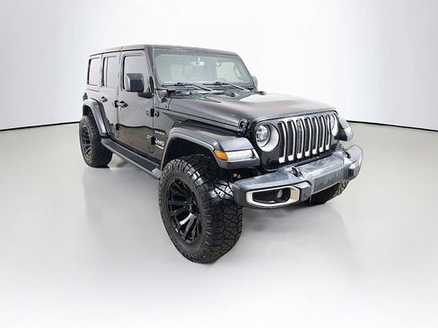 Used 2020 Jeep Wrangler Unlimited Sahara image 2