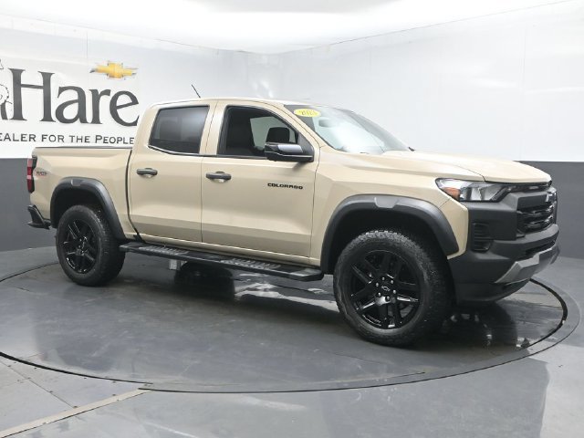 Used 2023 Chevrolet Colorado Trail Boss w/ LPO, Dark Essentials Package AWD/4WD image 6