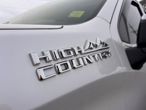 Used 2022 Chevrolet Silverado 1500 High Country w/ High Country Premium Package image 10