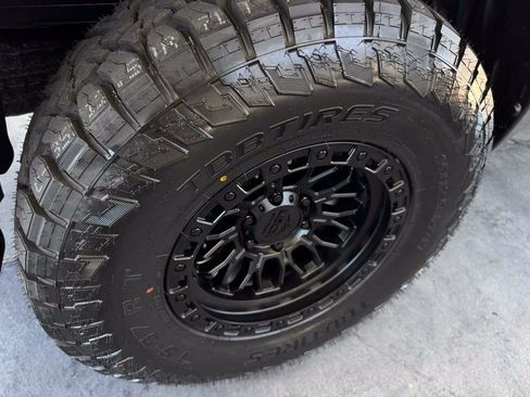 Used 2025 Toyota Tundra Limited w/ TRD Off-Road Package AWD/4WD image 21