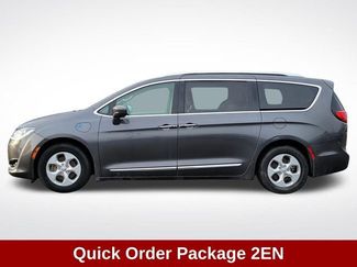 Used 2018 Chrysler Pacifica Touring-L video 2