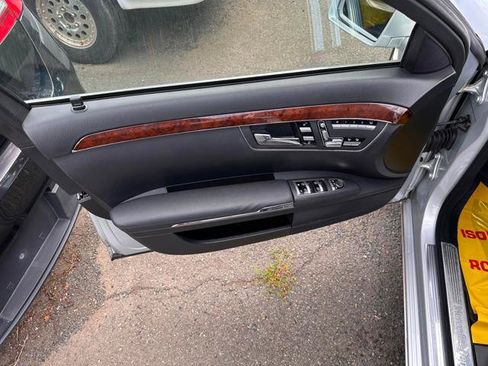 Used 2010 Mercedes-Benz S 550 4MATIC image 5