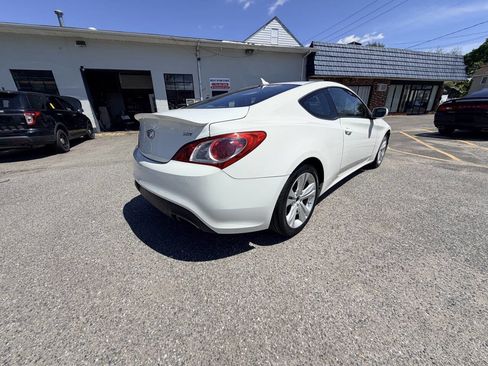 Used 2010 Hyundai Genesis 2.0T RWD image 13