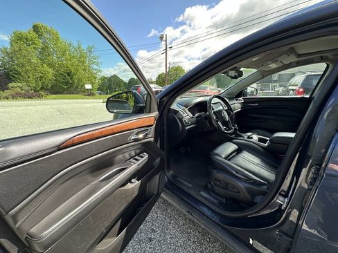 Used 2014 Cadillac SRX Luxury w/ Driver Awareness Package AWD/4WD image 9